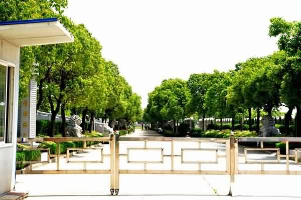 上海周边公墓太仓墓地双凤纪念园园区园门