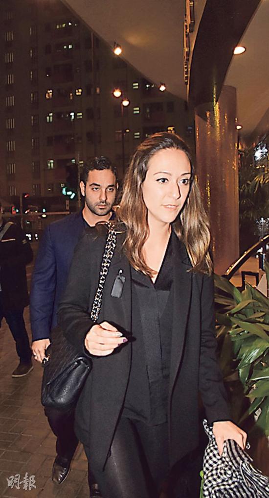 何家华由外地赶回港出席姑妈何超英的丧礼.