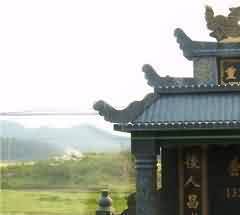 《维摩洁经》的“中道”思想