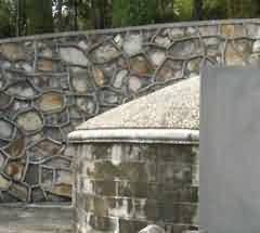 明确界定宗教活动的性质