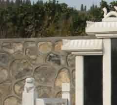 墓地使用权人取得城市经营性墓地使用权的方式