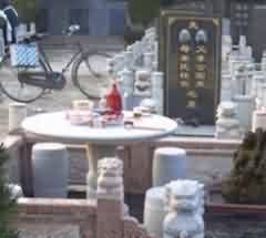 淡化悲伤的葬礼