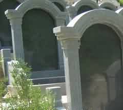 曹操墓中年青女性为卞太后的侍女或佣人