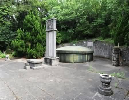 建立健全基本殡葬公共服务制度